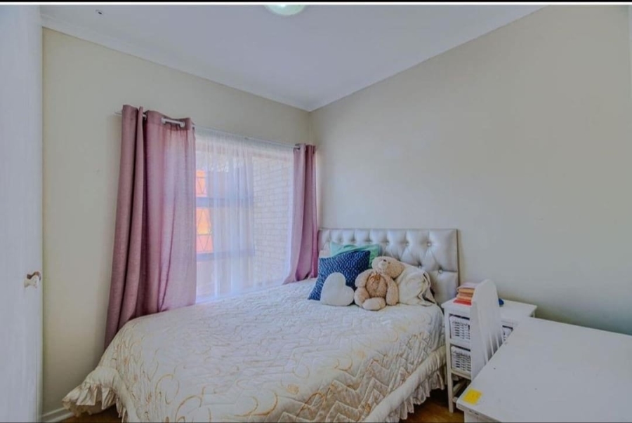 5 Bedroom Property for Sale in Overbaakens Eastern Cape